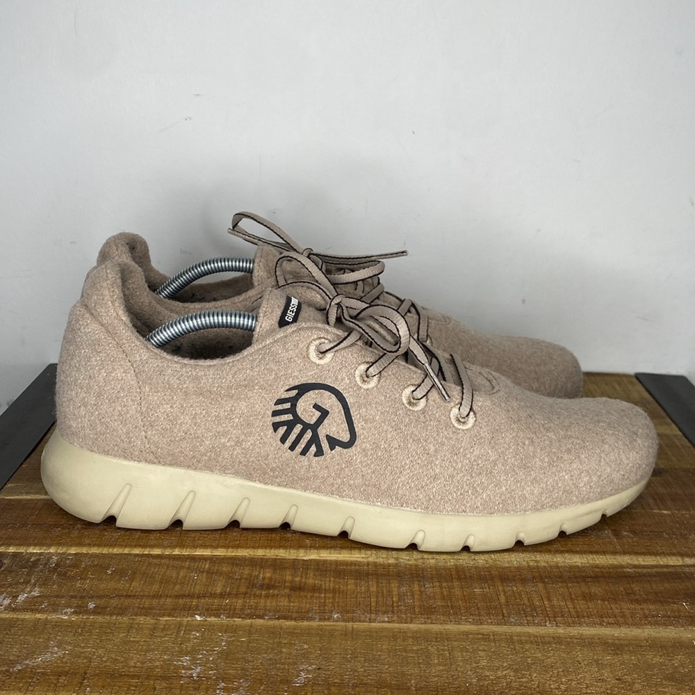 Giesswein Merino Wool Runner: Size 12 / 45